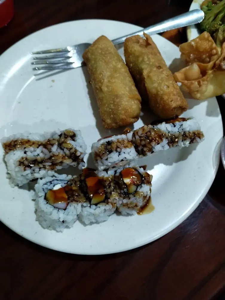 Sushi and Egg Roll